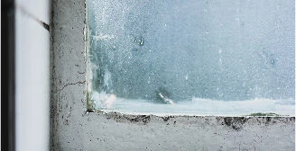 Pourquoi ai-je de la condensation sur ma baie vitrée ?
